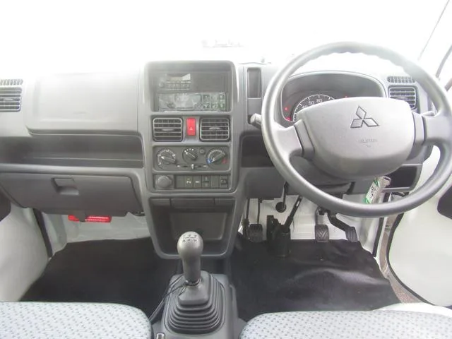 Mitsubishi MINICAB TRUCK M 2024 — миниатюра 4