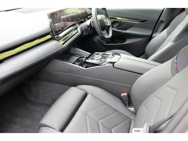 BMW 5 Series 523D X DRIVE TOURING M-SPORT 2025 — миниатюра 4