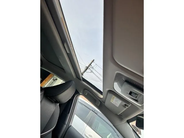 Toyota Prius Z 2023 — миниатюра 4