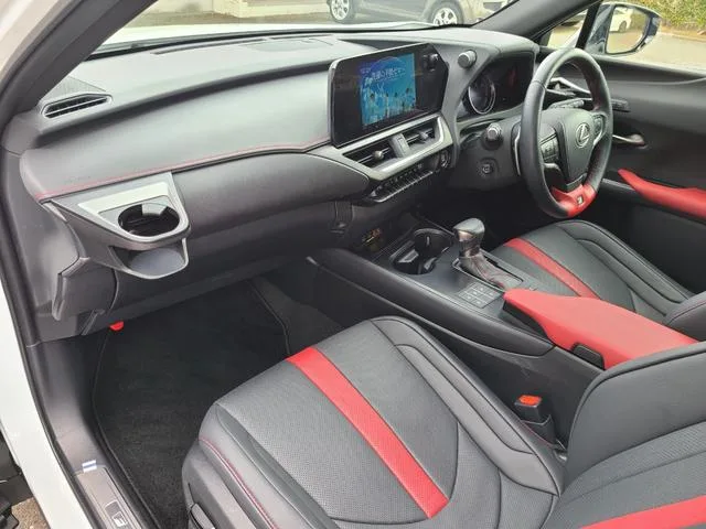 Lexus UX UX200 F SPORT EMOTIONAL EXPLORER 2022 — миниатюра 3