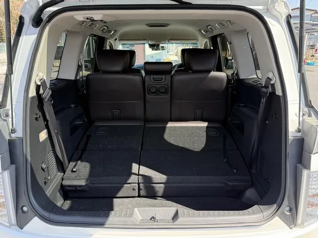 Nissan ELGRAND 250HIGHWAY STAR S 2024 — миниатюра 4