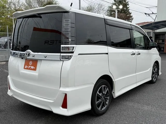 Toyota VOXY ZS KIRAMEKI III 2022 — миниатюра 3