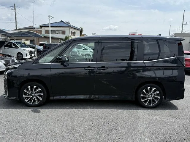 Toyota VOXY HYBRID S-Z 2023 — миниатюра 3