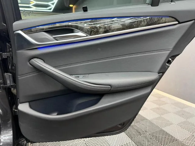 BMW 5 Series 530i TOURING M-SPORTS 2022 — миниатюра 5
