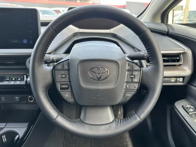 Toyota Prius Z 2025 — миниатюра 3