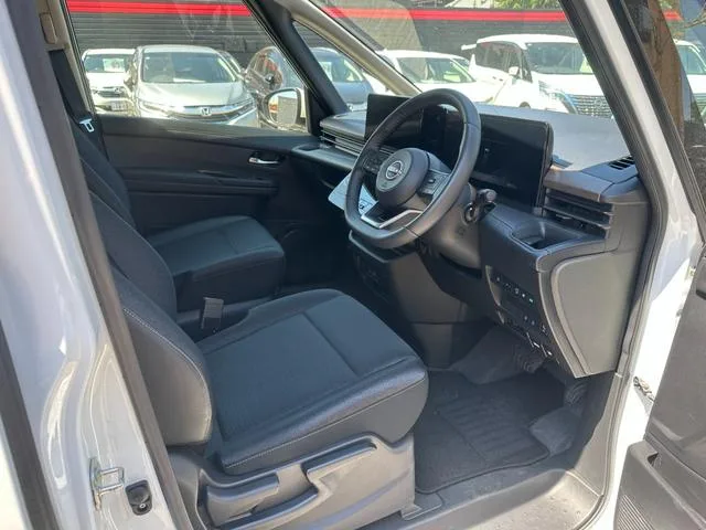 Nissan SERENA HIGHWAY STAR V 2025 — миниатюра 3