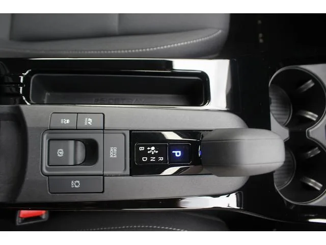 Toyota Prius U 2023 — миниатюра 2