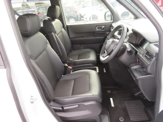 Honda STEPWAGON E:HEV SPADA 2024 — миниатюра 3