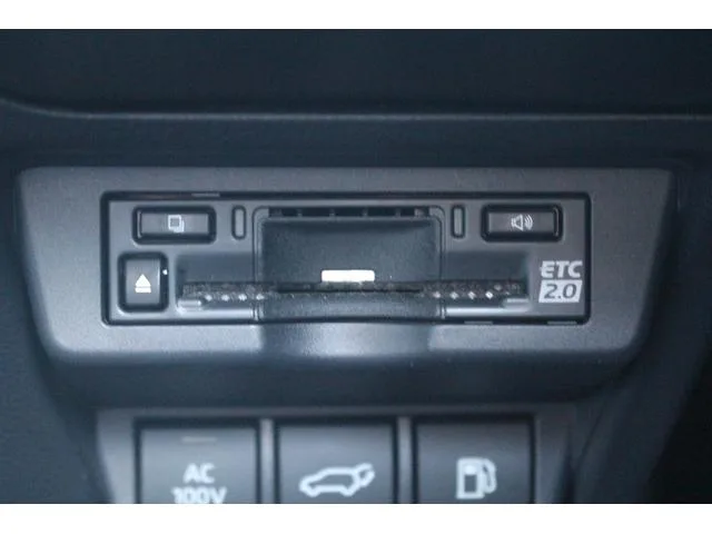 Toyota Prius Z 2024 — миниатюра 2