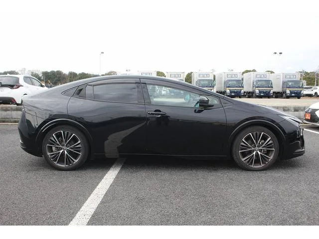 Toyota Prius Z 2023 — миниатюра 5