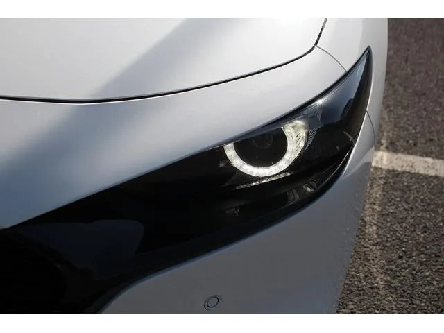 Mazda MAZDA3 FASTBACK XD RETRO SPORTS EDITION 2023 — миниатюра 5