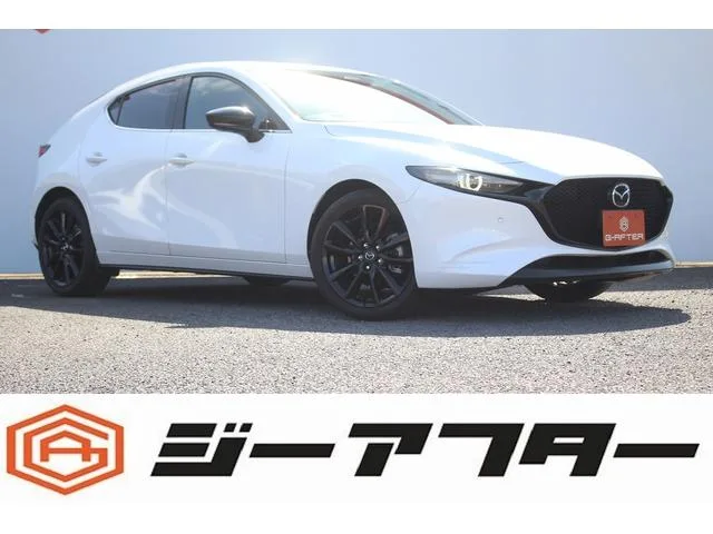 Mazda MAZDA3 FASTBACK XD RETRO SPORTS EDITION 2023 — фото 1, купить с доставкой в Москву