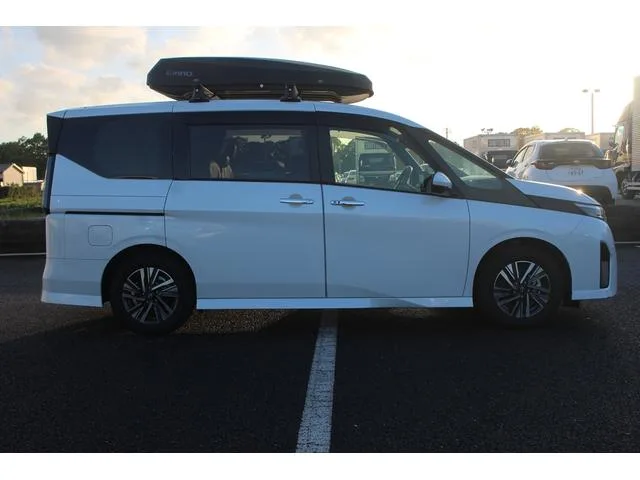Nissan SERENA E-POWER HIGHWAY STAR V MULTI BED 2024 — миниатюра 4