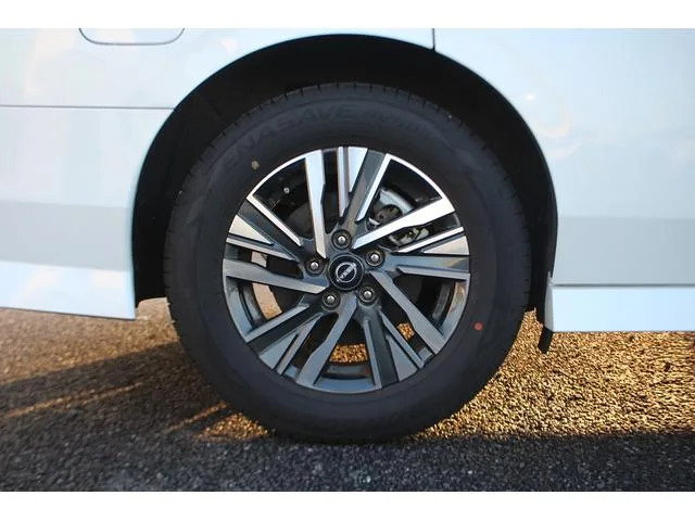 Nissan SERENA E-POWER HIGHWAY STAR V MULTI BED 2024 — миниатюра 5