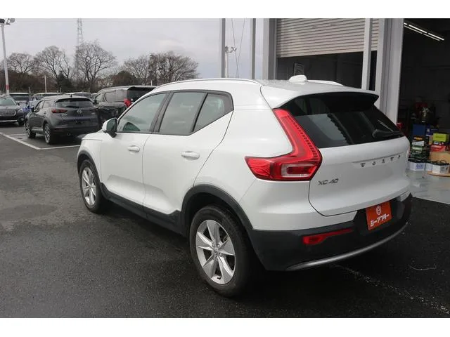 Volvo XC40 PLUS PRO B4 AWD 2022 — миниатюра 2