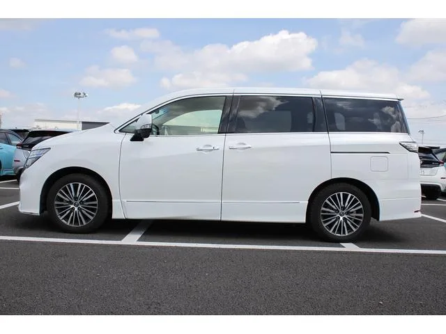 Nissan ELGRAND 250HIGHWAY STAR S 2024 — миниатюра 3