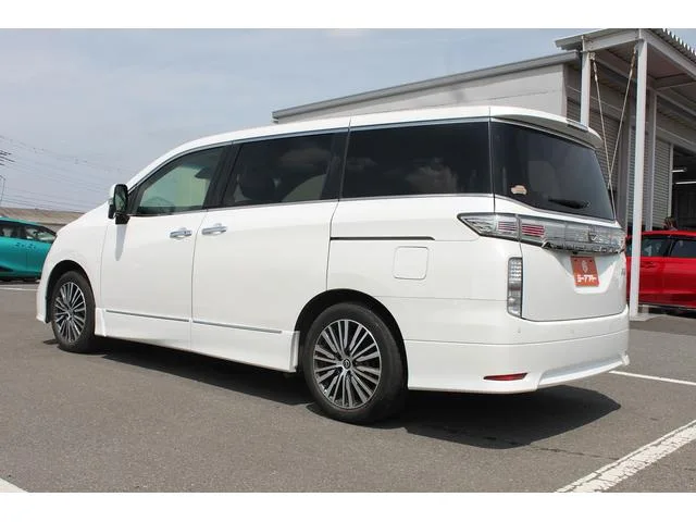 Nissan ELGRAND 250HIGHWAY STAR S 2024 — миниатюра 3