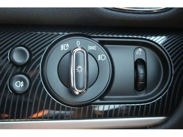 MINI MINI JOHN COOPER WORKS CROSSOVER PREMIUM PLUS PACKAGE ESSENTIAL TRIM 2023 — миниатюра 2