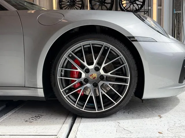 Porsche 911 2024 — миниатюра 5