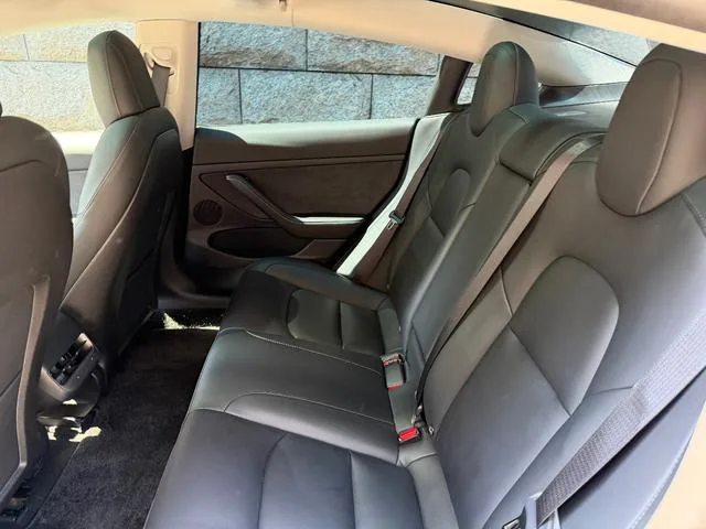 Tesla Model 3 RWD 2022 — миниатюра 4