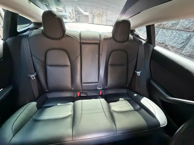 Tesla Model 3 RWD 2022 — миниатюра 5