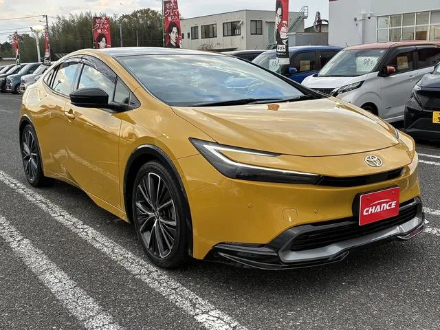Toyota Prius Z 2023 — миниатюра 2