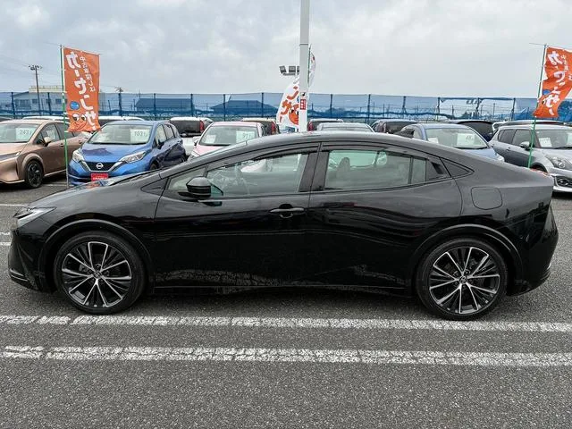 Toyota Prius Z 2023 — миниатюра 4