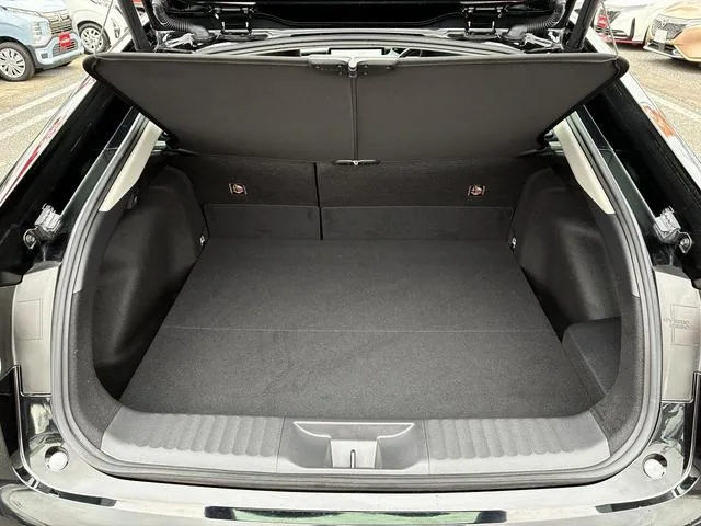 Toyota Prius Z 2023 — миниатюра 5