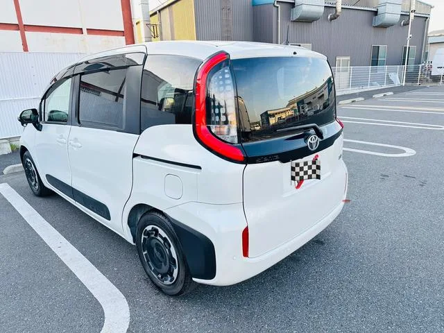 Toyota SIENTA HYBRID G 2023 — миниатюра 2