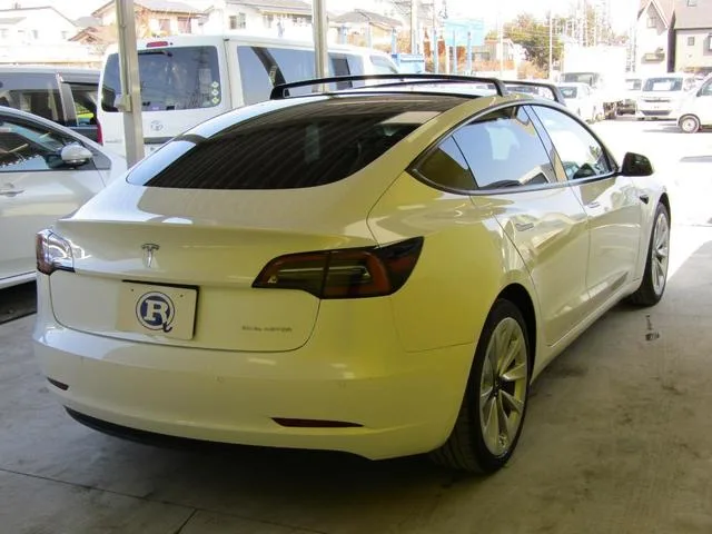 Tesla Model 3 2022 — миниатюра 3