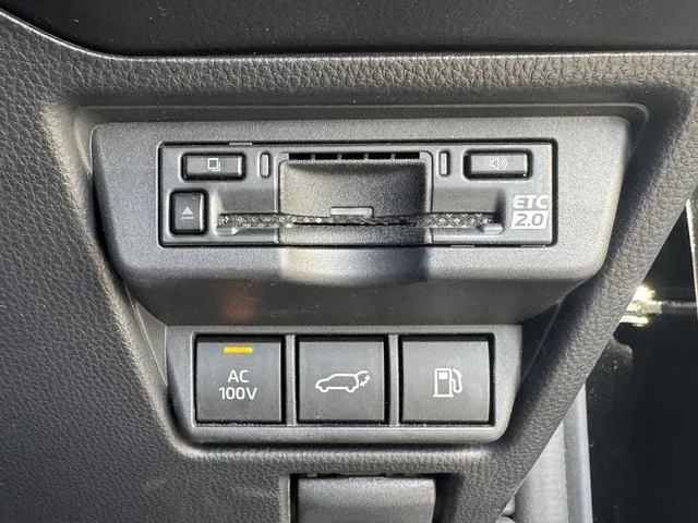 Toyota Prius Z 2023 — миниатюра 5