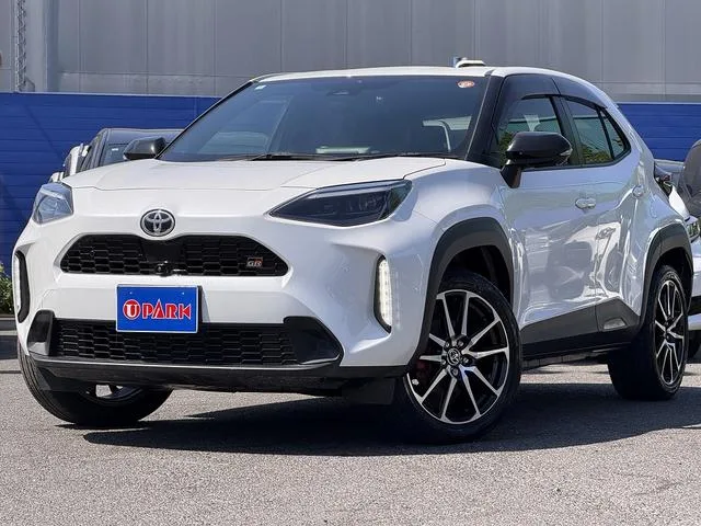 Toyota YARIS CROSS HYBRID GR SPORT 2023 — фото 1, купить с доставкой в Москву