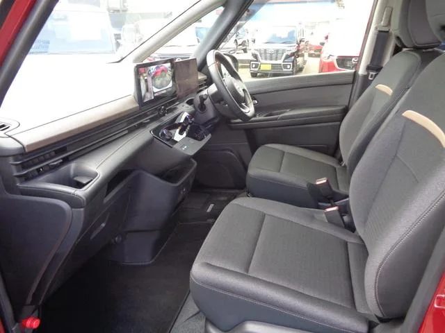 Nissan SERENA E-POWER HIGHWAY STAR V 2023 — миниатюра 2