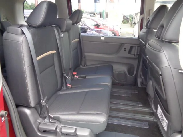 Nissan SERENA E-POWER HIGHWAY STAR V 2023 — миниатюра 4