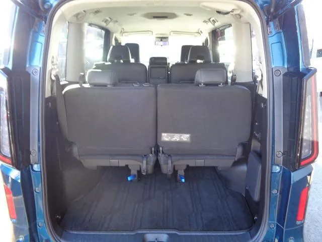 Nissan SERENA E-POWER HIGHWAY STAR V 2023 — миниатюра 4