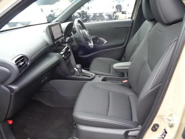 Toyota YARIS CROSS HYBRID Z 2024 — миниатюра 3