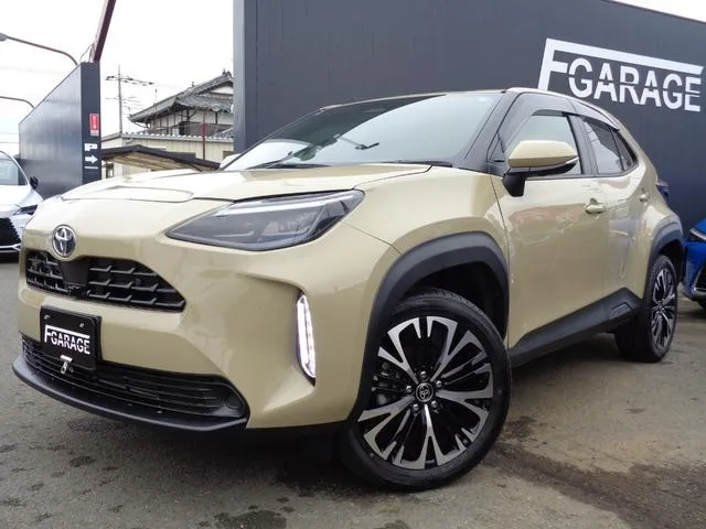 Toyota YARIS CROSS HYBRID Z 2024 — фото 1, купить с доставкой в Москву