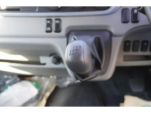 Mitsubishi Fuso CANTER 2023 — миниатюра 5