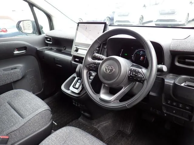 Toyota SIENTA HYBRID Z 2023 — миниатюра 3