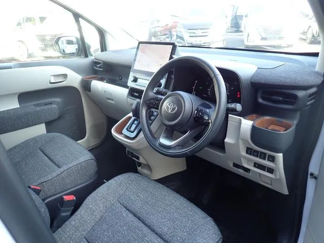 Toyota SIENTA HYBRID Z 2024 — миниатюра 3
