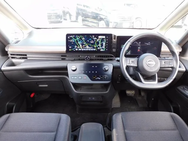Nissan SERENA E-POWER HIGHWAY STAR V 2023 — миниатюра 2