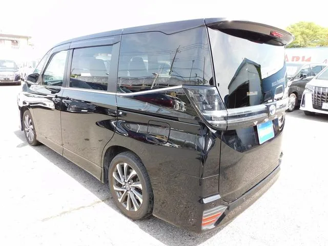 Toyota VOXY HYBRID S-Z 2025 — миниатюра 2