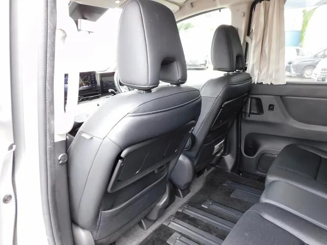 Nissan SERENA E-POWER HIGHWAY STAR V 2023 — миниатюра 5