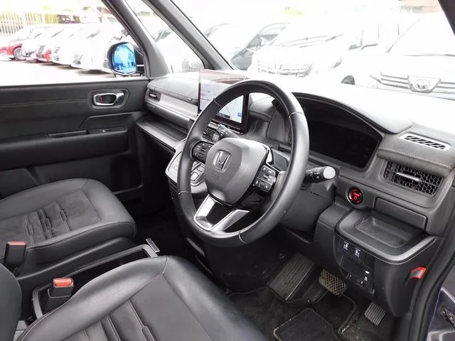 Honda STEPWAGON E:HEV SPADA PREMIUM LINE 2022 — миниатюра 3