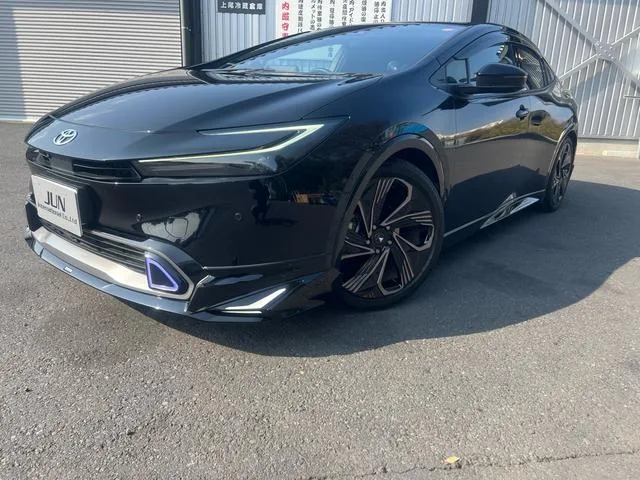 Toyota Prius Z 2023 — миниатюра 2