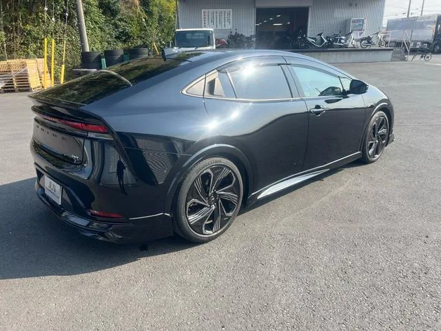 Toyota Prius Z 2023 — миниатюра 3