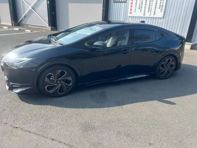 Toyota Prius Z 2023 — миниатюра 5