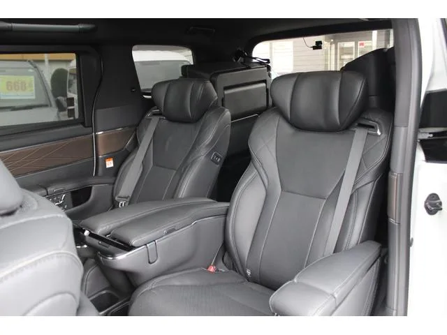 Toyota ALPHARD HYBRID EXECUTIVE LOUNGE 2023 — миниатюра 4