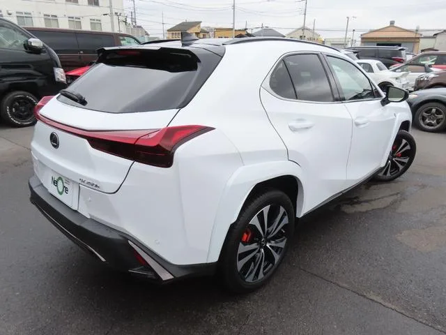 Lexus UX UX250H F SPORT EMOTIONAL EXPLORER 2023 — миниатюра 4