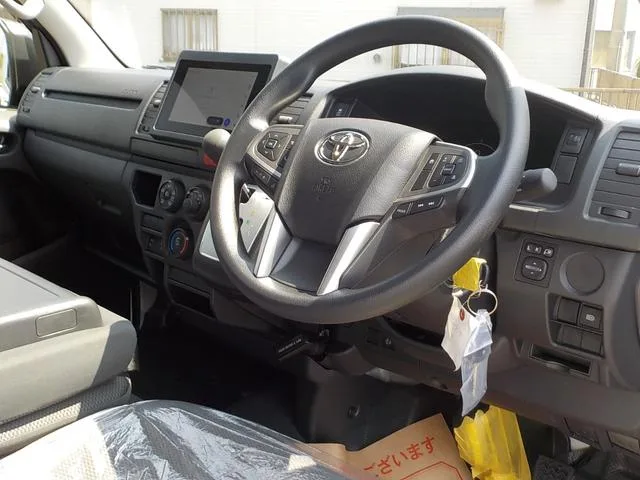 Toyota HIACE VAN LONG DX GL PACKAGE 2026 — миниатюра 3